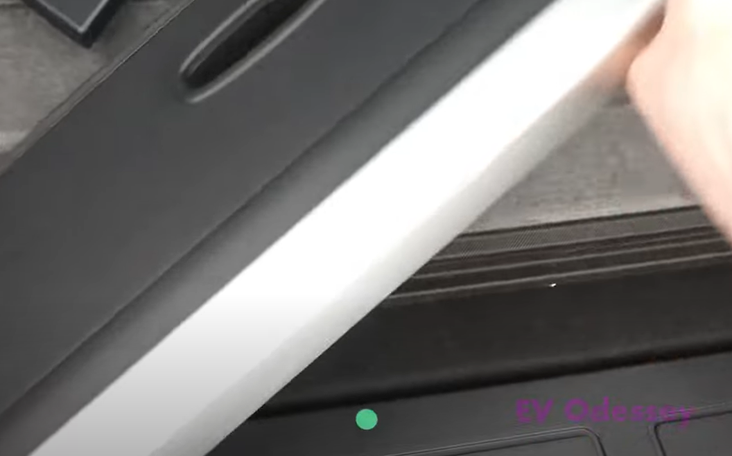 Kia EV6 – Secrets of the Parcel Shelf/Cargo Cover