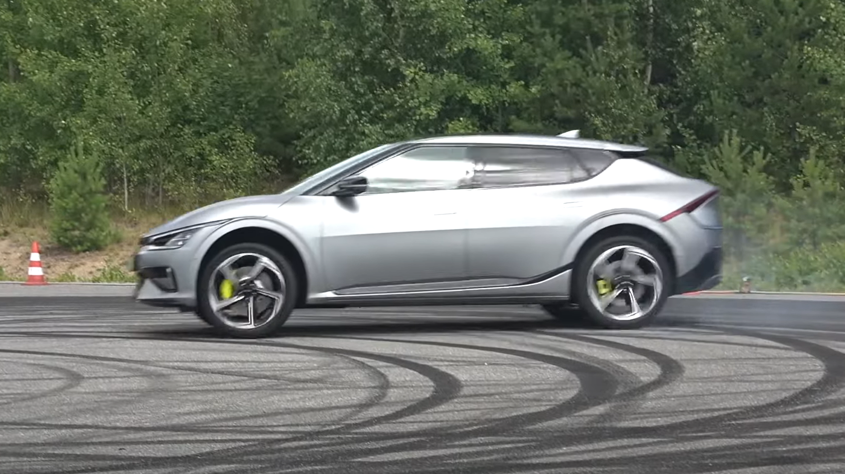 Kia EV6 GT – Faster than a Porsche Taycan and half the price